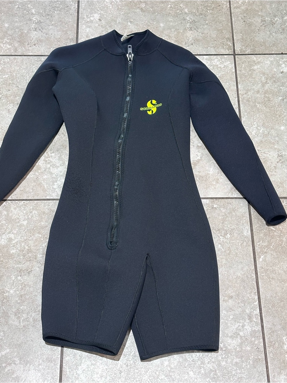 ScubaPro long sleeve shorty 3mm wetsuit large 42